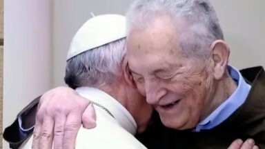 Morre cardeal considerado pelo Papa Francisco exemplo de confessor