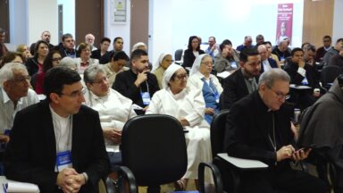 Encontro discute desafios nos processos de canonização da Igreja no país