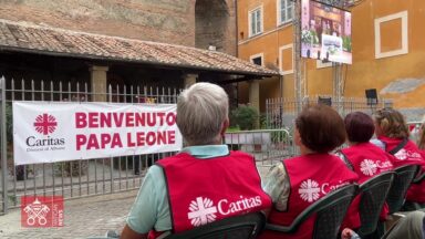 Assistidos pela Cáritas participam de missa com Papa Leão XIV