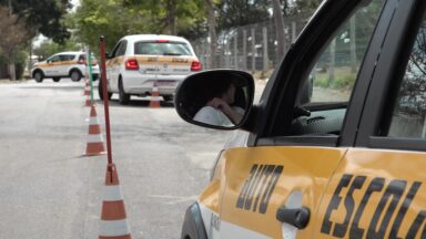 Em BH, processo para retirar carteira de habilitação fica mais caro
