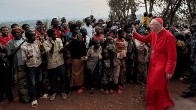 Cardeal Parolin conclui missão no Burundi com apelo pela paz