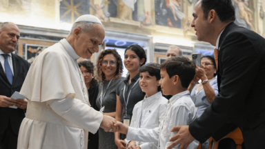 Missão do cristão é transmitir o que recebeu de Deus, afirma Papa