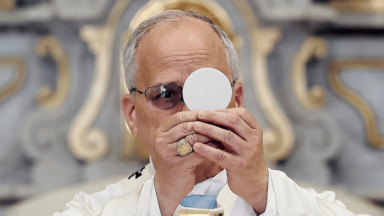 “A celebração da Missa salva o mundo hoje”, afirma Papa Leão XIV