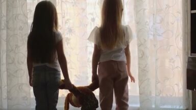 Saiba o que é adultização e os efeitos nas crianças e adolescentes