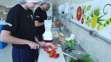 Em Brasília, alunos realizam ações voluntárias contra a fome