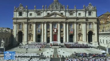 Vaticano vive dia histórico com canonização de dois jovens
