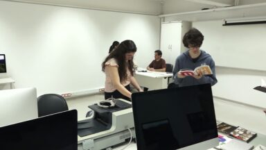 Alunos recorrem aos cursos EAD em busca de mais tempo