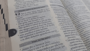 Antigo Testamento é lido sempre à luz de Cristo, afirma padre