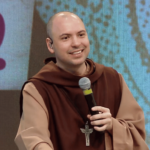 Os rejeitados pelo mundo são acolhidos por Cristo, afirma frei Gilson