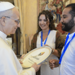 Papa aos jovens: sejam sementes de paz onde cresce o ódio