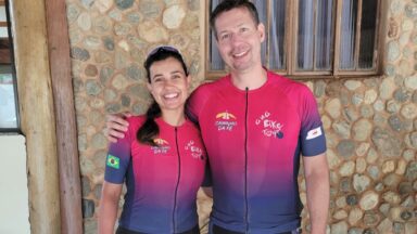 Conheça um casal de ciclistas que se conheceu numa peregrinação