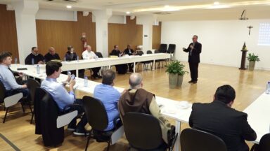 Padres em missão digital se reúnem na CNBB em Brasília