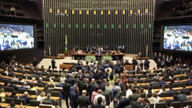 Com suspensão do IOF, governo discute alternativas no Congresso