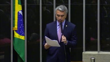 Deputados aprovam projeto que garante proteção à primeira infância