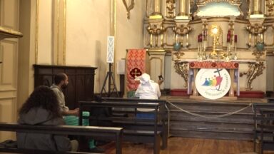 Fiéis participam de Vigília em Reparação ao Sagrado Coração de Jesus