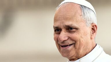 Autoridade não se baseia em cargos, mas na liberdade de servir, diz Papa