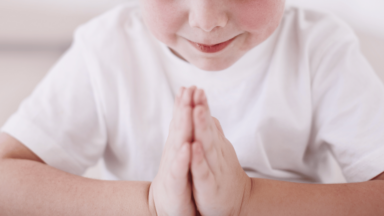 “Santo Anjo do Senhor”: saiba como oração inspira fé na infância