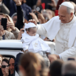 Papa: Cristo é quem sacia o nosso coração, não poderes e posses