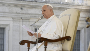 “O ensino jamais pode ser separado do amor”, afirma Papa