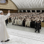 Papa: nenhuma força humana derrota o poder das promessas de Deus