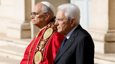 Papa pede paz e auxílio aos migrantes em visita ao presidente da Itália