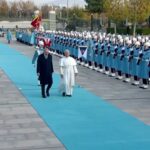 Papa Leão XIV inicia primeira viagem internacional com visita à Turquia