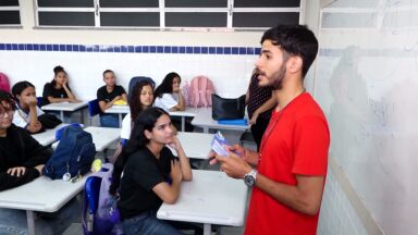Estudantes que farão o Enem recebem mensagem de fé e de esperança