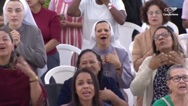 Na Canção Nova, fiéis participam da Conferência de Adoração e Cura