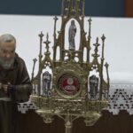 Relíquia de São Padre Pio visita paróquia em São Paulo