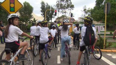 Projeto promove a conscientização no trânsito de Jacareí, interior de SP