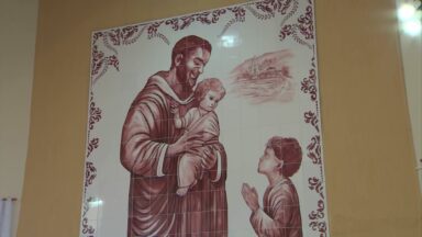 Igreja ganha obra de arte em homenagem a Padre Léo