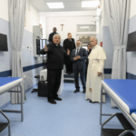 Papa inaugura ambulatório destinado aos pobres no Vaticano