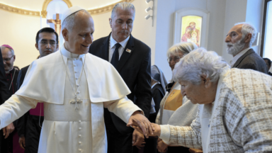“Antes de ser para os outros, ser com os outros”, exorta Papa