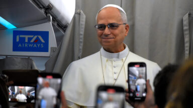 Papa aos jornalistas: visita é 'uma mensagem de unidade e paz'