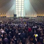 Papa Leão XIV encontra jovens libaneses e fala sobre esperança e futuro