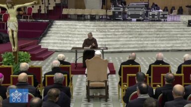 Papa Leão XIV participa da primeira pregação do Advento no Vaticano