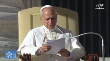 A morte não é o fim, mas a passagem à eternidade, diz Leão XIV