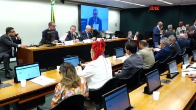 Relator rejeita jornada de trabalho com 36 horas semanais