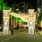 Aracaju brilha com 7 milhões de luzes e atrai visitantes neste Natal