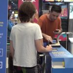 Em SP, passageiros do Metrô já podem usar cartão de crédito ou débito