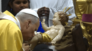 Papa na Missa do Galo: Natal é festa da fé, da caridade e da esperança
