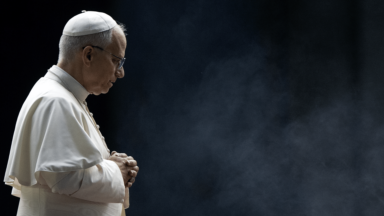 Papa expressa pesar por vítimas de incêndio na Suíça