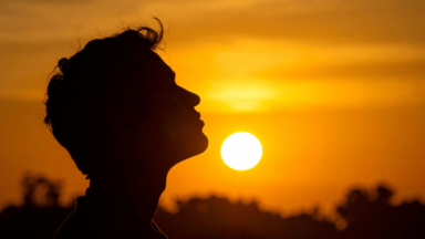 Fim de ano convida a sair da superficialidade e ouvir Deus, diz padre