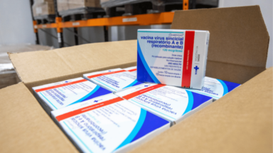 Bronquiolite: SUS começa a distribuir vacina VSR a gestantes