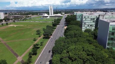 Governo prevê a saída de mais de 20 ministros até abril