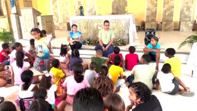 Iniciativa leva acolhimento e esperança a crianças e jovens em Aracaju