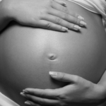 Barriga de aluguel fere a dignidade humana, frisa Dom Gallagher