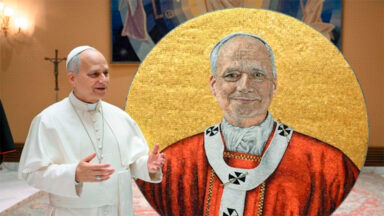 Tradição: Estúdio de Mosaicos do Vaticano entrega peça ao Papa