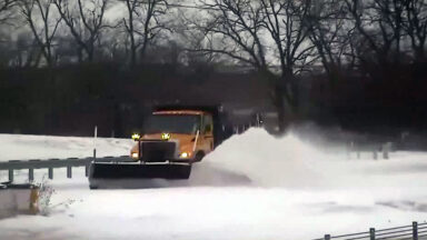 Neve e gelo caem no Centro-Oeste e tempestade avança pelos EUA