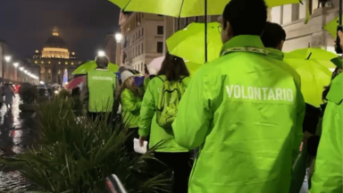 Voluntários do Jubileu fizeram última peregrinação pela Porta Santa